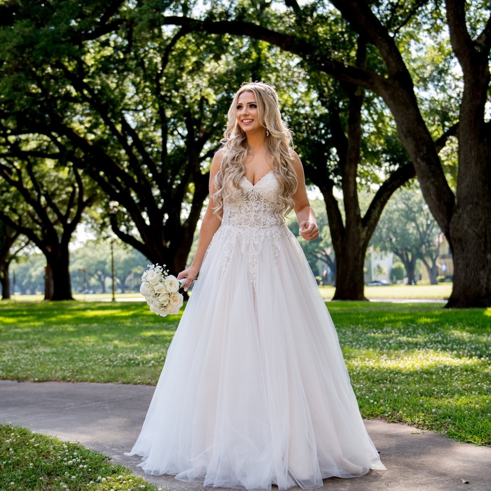 Allure bridals 9565 wedding dress